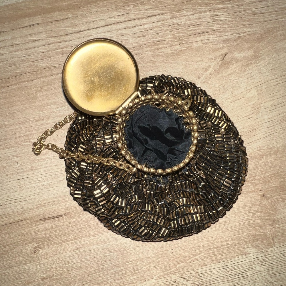 Whiting & Davis Vintage 1940’s Gate Frame Victorian Wristlet Bag Pouch - Picture 3 of 12